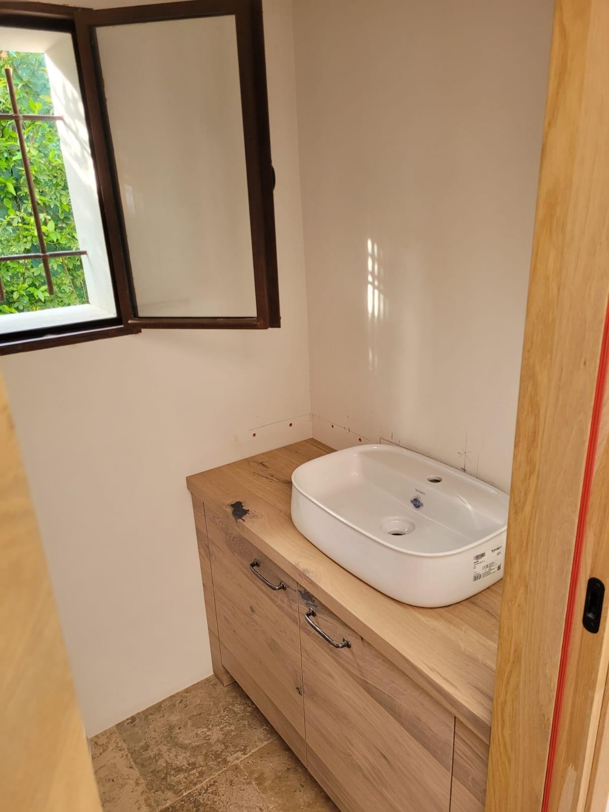 Meuble salle de douche